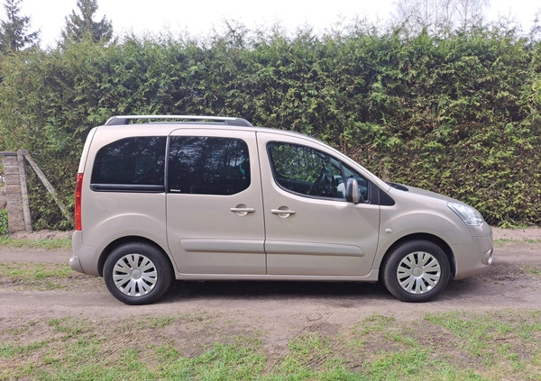 Citroen Berlingo cena 28500 przebieg: 141500, rok produkcji 2011 z Niepołomice małe 67